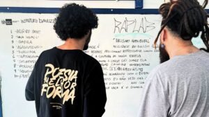 Baltar e Dorgo, ministrando o RapLab no CIEP 201, em Duque de Caxias